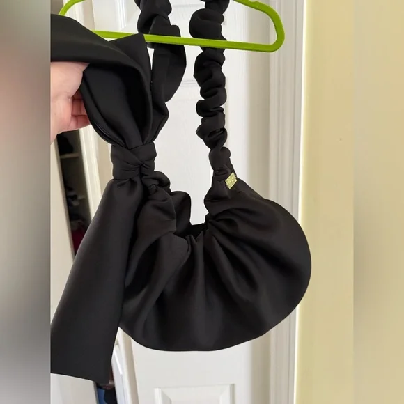 Stylish Black Crossbody Bag with Bow Detail - Picture 7 of 13